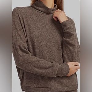 Express XXS/XS Women’s Soft Knit Mock Sweater